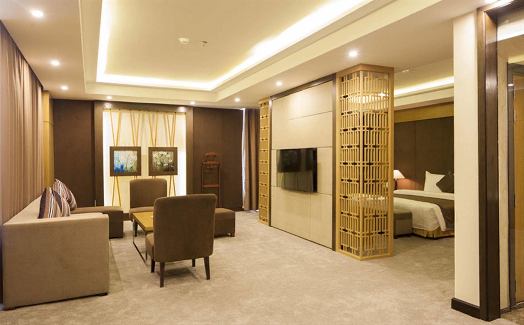 Muong Thanh Luxury Buon Ma Thuot Hotel Extérieur photo